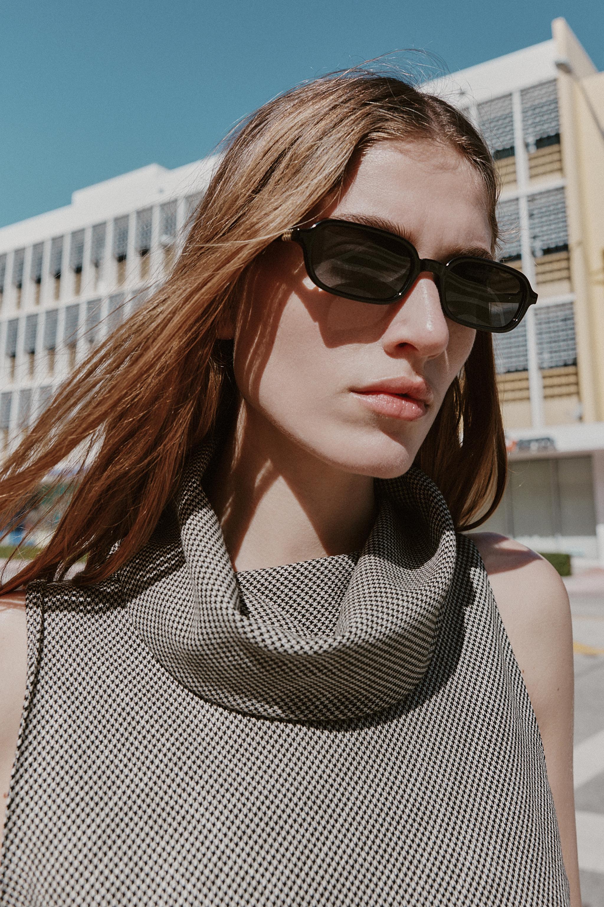 ASYMMETRIC HEM HOUNDSTOOTH LACE TOP